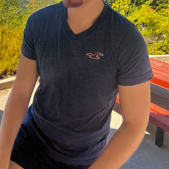 HOLLISTER MEN V NECK T SHIRT NAVY BLUE SEAGULL LOGO EMBROIDERED RED WHITE ACTIVE - Picture 10 of 16